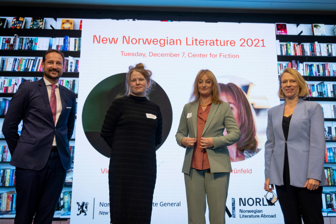 På litteraturhuset Center for Fiction var Kronprinsen og utenriksministeren med på å presentere norske forfattere for amerikansk forlagsbransje. (Foto: Det norske generalkonsulatet / Pontus Höök)